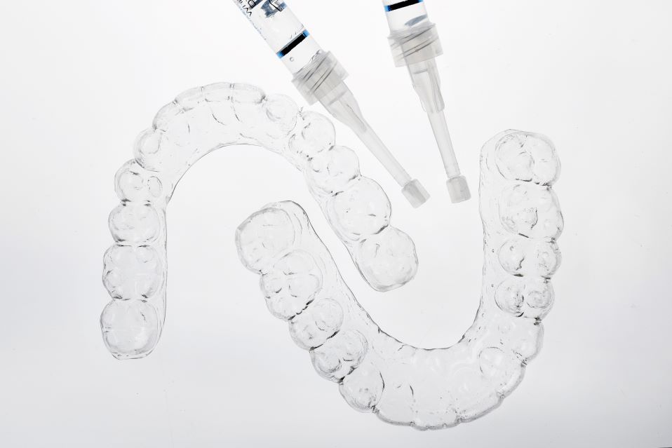 A professional take-home tooth whitening kit